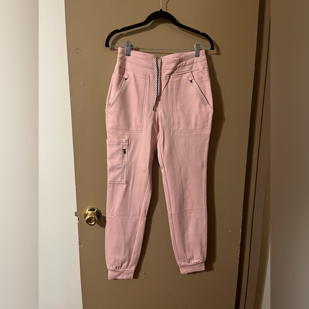 Jaanuu women’s 10 pocket spinryx scrub pants. Pink. Never worn, but no tags